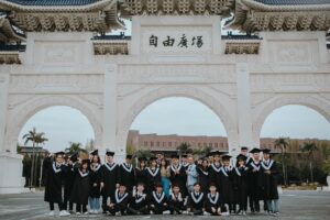 sinh viên tốt nghiệp Đại học Cảnh Văn