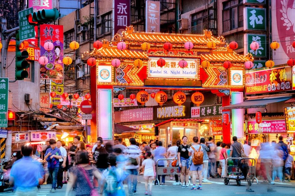 Đồ ăn và ẩm thực Đài Loan: Hành trình khám phá thiên đường ẩm thực Á Đông 10 Chợ đêm Raohe (Đài Bắc)