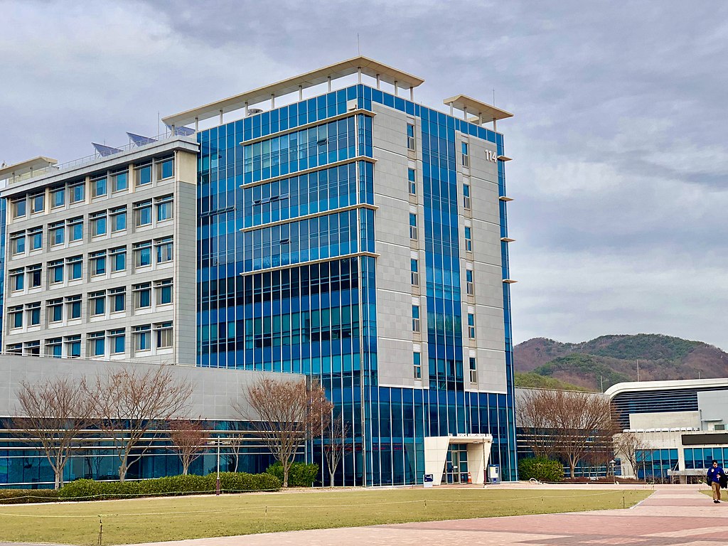 Du học Hàn Quốc tại Ulsan: Top 5 trường đại học hàng đầu Ulsan 7 Đại học Khoa học và Công nghệ Quốc gia Ulsan