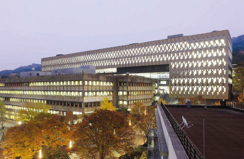 Đại học Quốc gia Seoul (Seoul National University - SNU) đại học Quốc gia đầu tiên của Hàn Quốc 2 Tòa nhà SNU