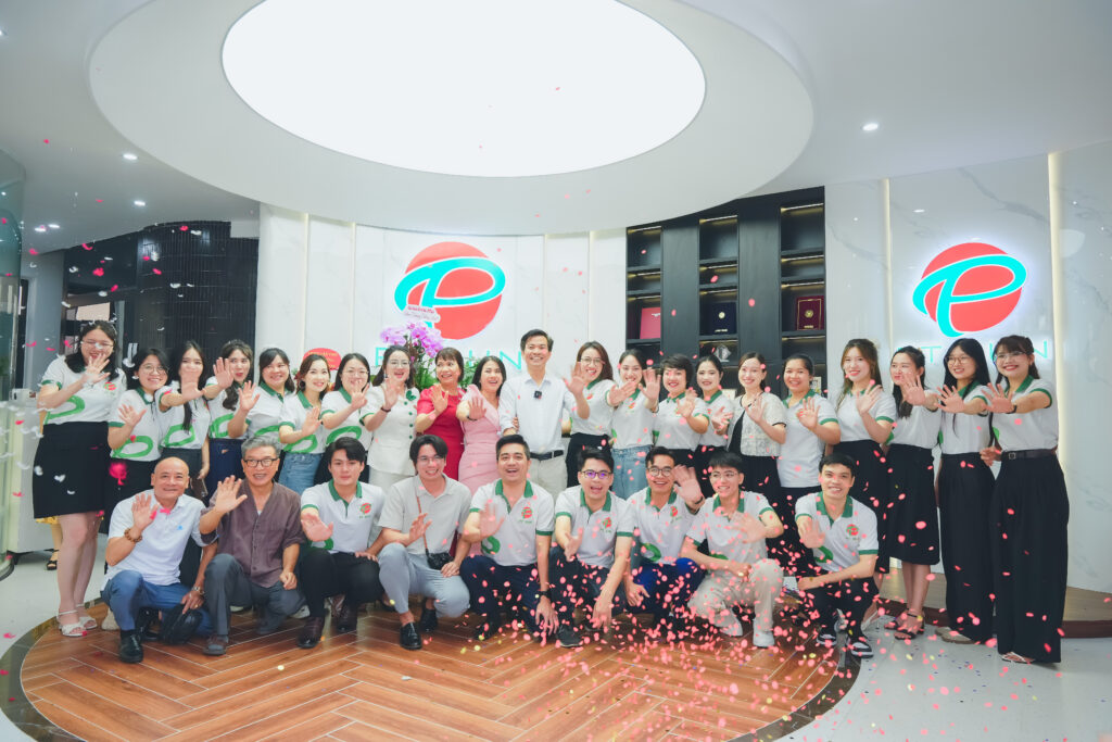 Tưng Bừng Khai Trương Cơ Sở Mới Du Học Toàn Cầu PT SUN Tại Vinhomes Ocean Park 3, Hưng Yên 4 Đội ngũ chuyên nghiệp
