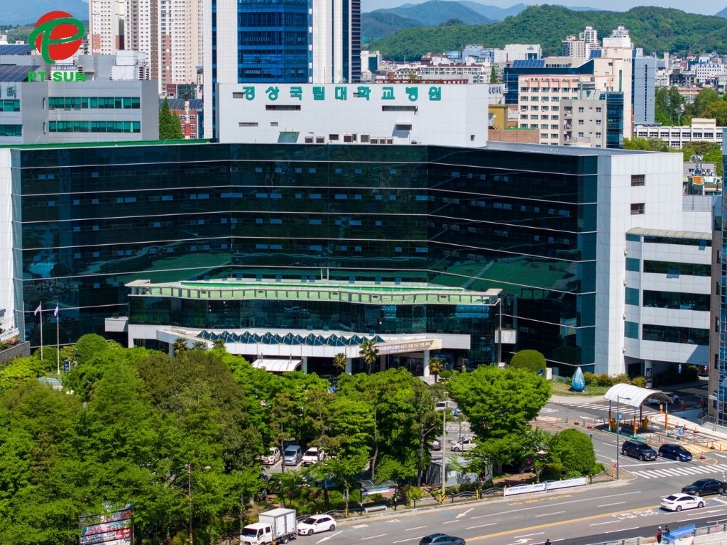 Review Trường Đại học Quốc gia Gyeongsang (Gyeongsang National University - GNU) 5 Tòa nhà hiện đại Ngoại khóa ngoài trời Đại học Quốc gia Gyeongsang