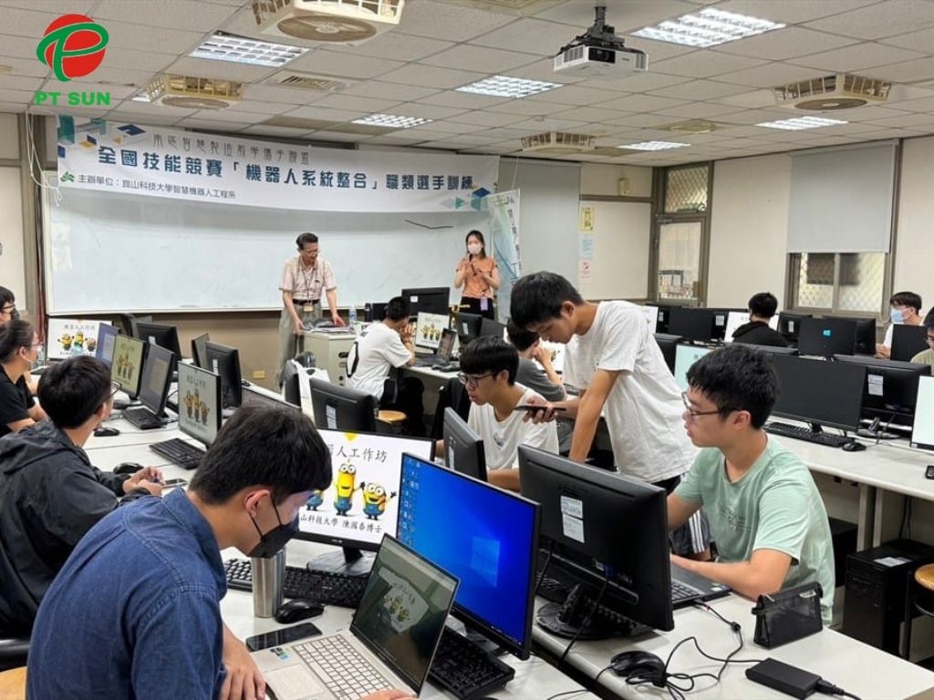 Đại học Côn Sơn (Kun Shan University - KSU) Top 50% về năng lực nghiên cứu quốc tế 2 Phòng học CNTT đại học Côn Sơn