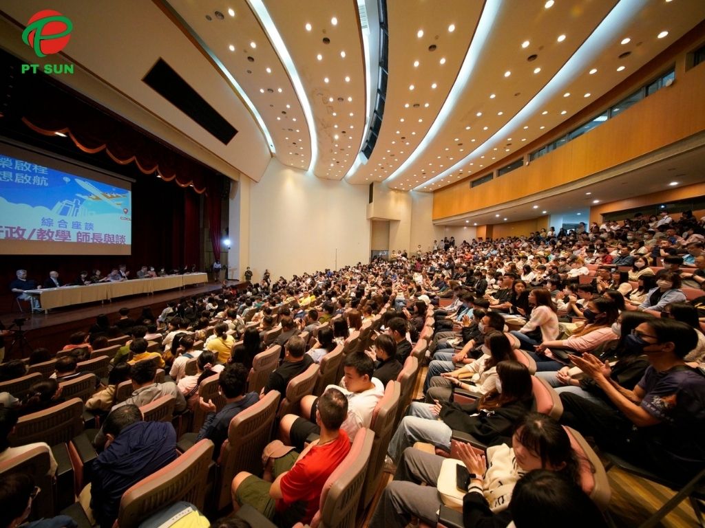 Hội trường Đại học Trường Vinh