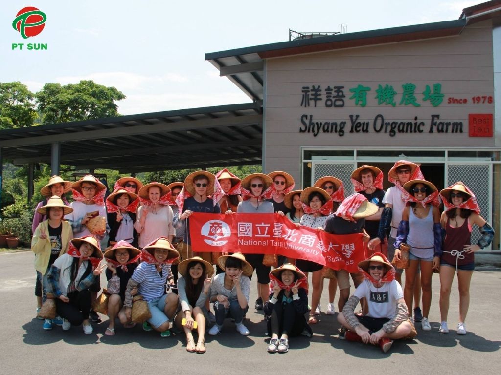 Sinh viên Đại học thương nghiệp quốc lập Đài Bắc