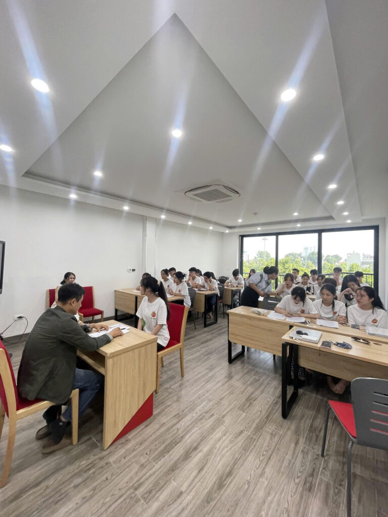 Phỏng vấn Du học Hàn Quốc: Tổng hợp 50 câu hỏi thường gặp khi phỏng vấn du học Hàn Quốc 4 lớp học phỏng vấn du học