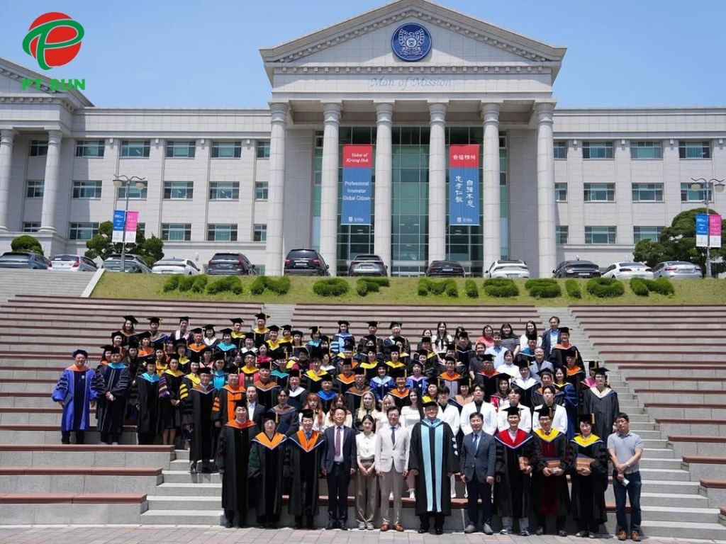 tốt nghiệp đại học Kyungbok