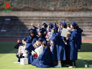 sinh viên tốt nghiệp Đại Học Kyungsung