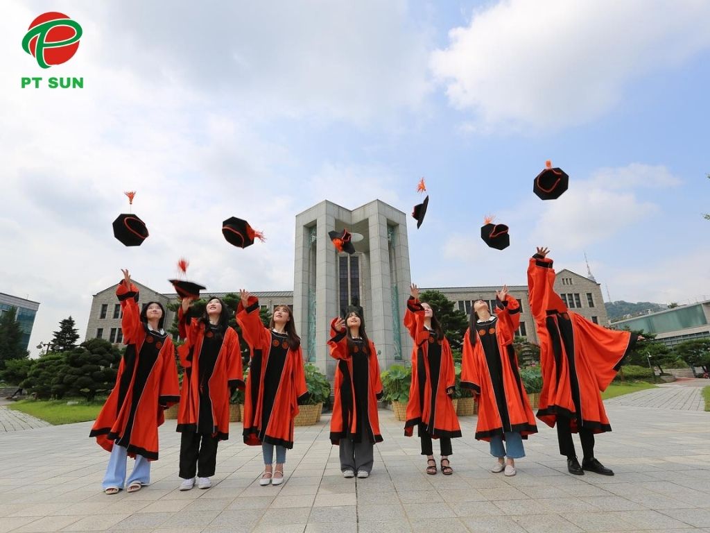 Sinh viên tốt nghiệp Đại Học Dongguk