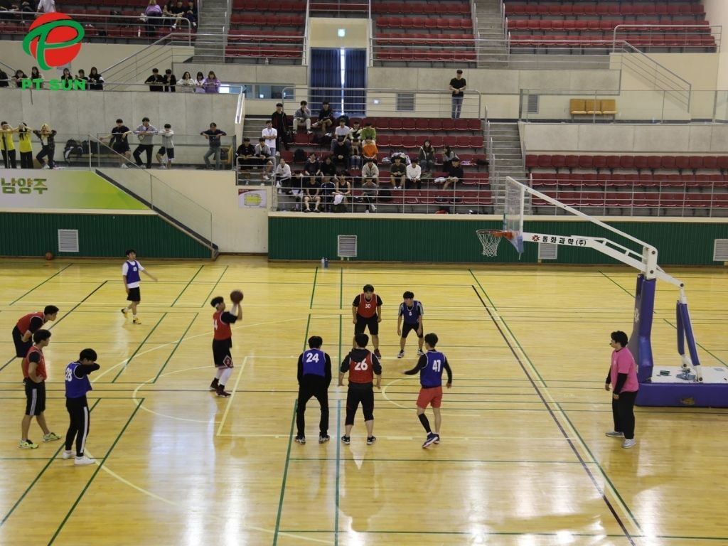 Sân bóng đại học Seoil