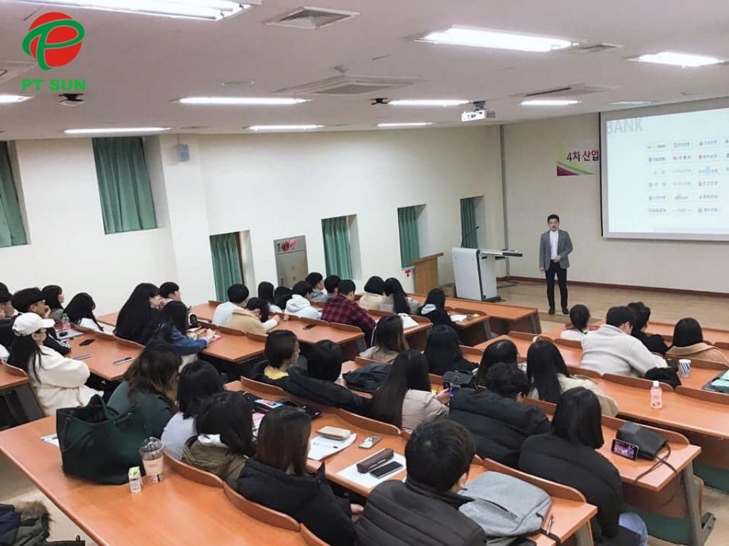 Lớp học Đại Học Kaya