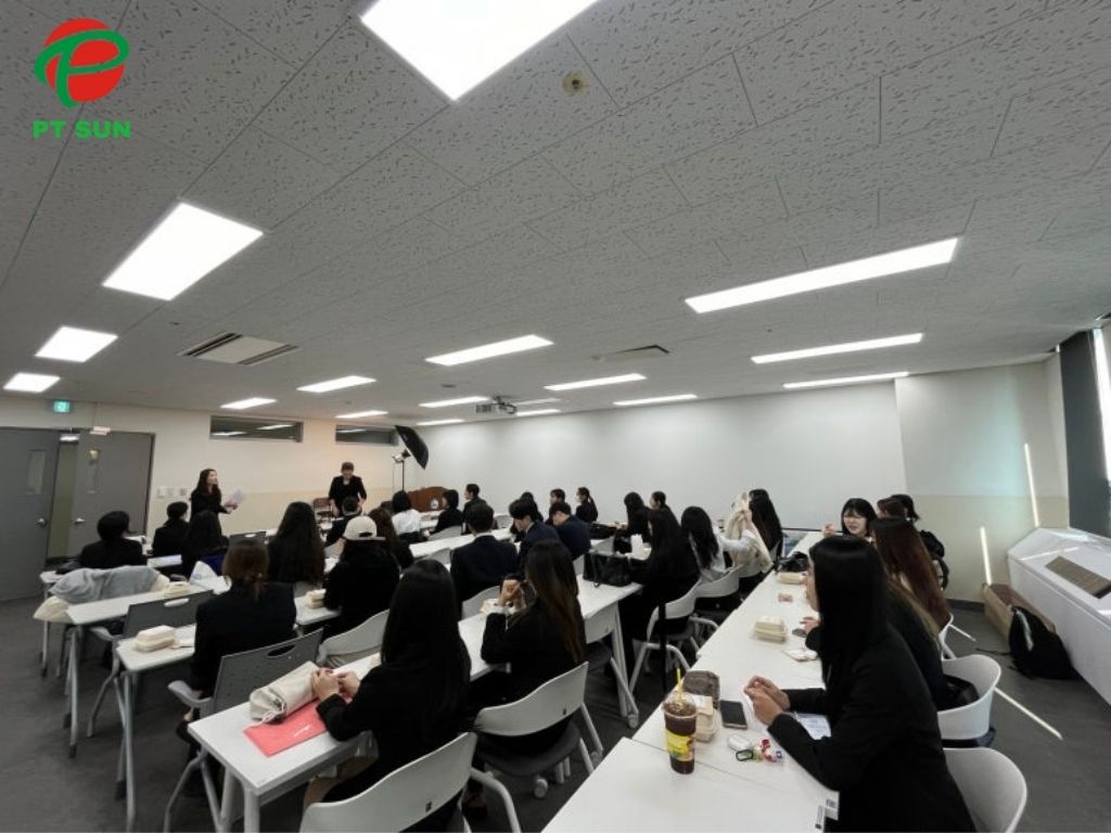 Lớp học Đại học Induk