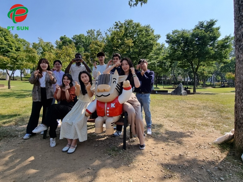 Sinh viên đại học Kyungpook