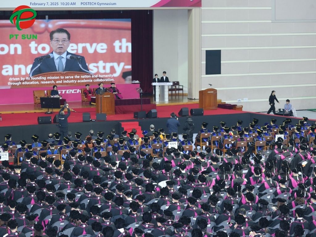 Lễ tốt nghiệp đại học Pohang