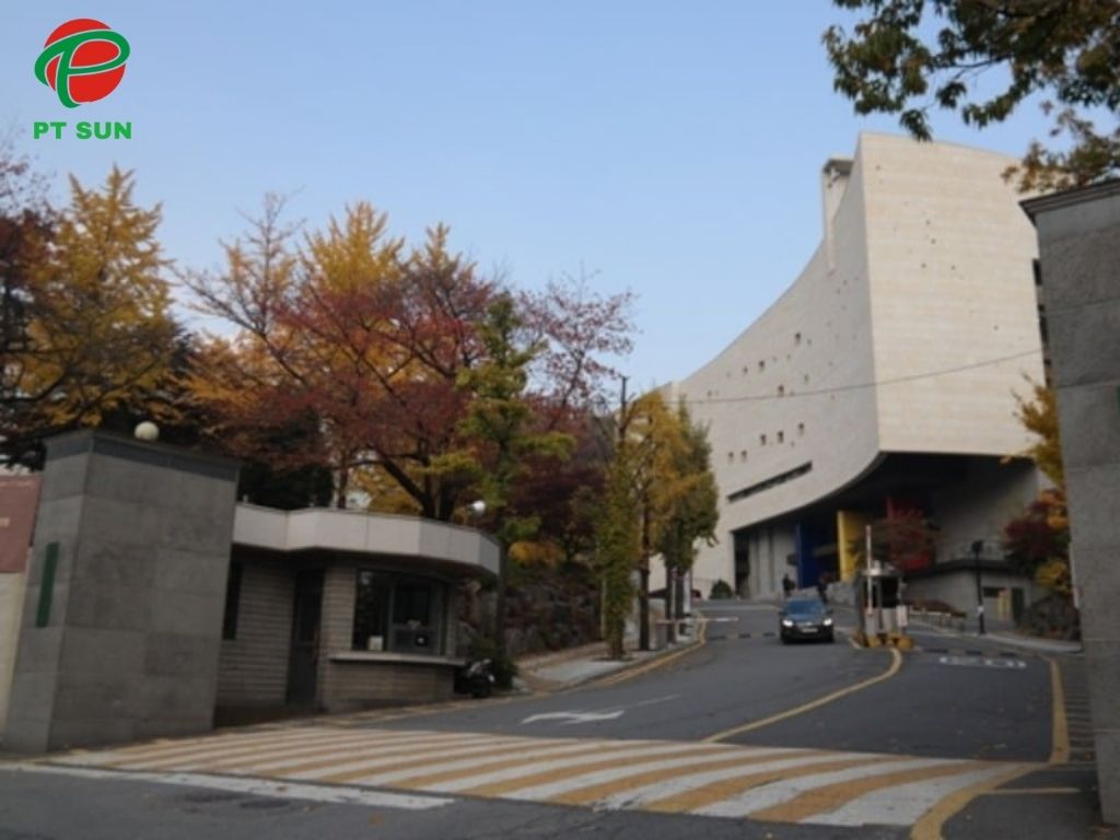 khuôn viên đại học chongshin