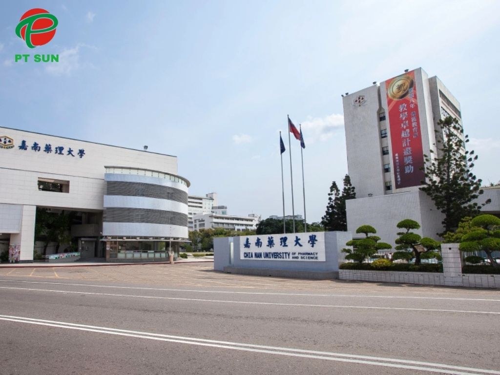 Khuôn viên trường