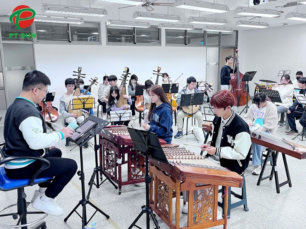 Lớp học âm nhạc