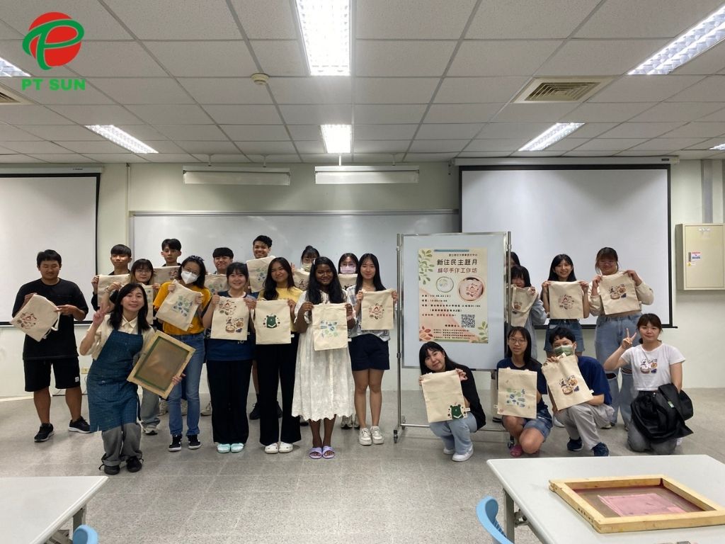 Sinh viên đại học Quốc lập Liên Hợp