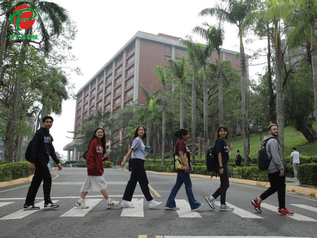 Tuyển Sinh Đại Học Nghĩa Thủ 2026: Học Bổng Lên Đến 100% Học Phí + Trợ Cấp Ký Túc Xá 2 Đại học Nghĩa Thủ